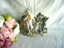 Ancienne figurine bouquetière