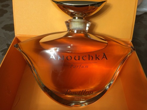 Parfum numéroté revillon