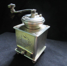 ANCIEN SUPERBE POIVRIER MOULIN