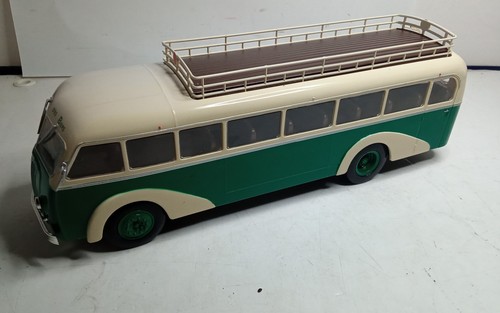 Hachette bus panhard - hachette,