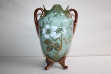 Ancien vase en faïence de Gien forme Bernard, décor rose dorure, hauteur 27.5 cm