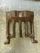 Grille de devant pour  POÊLE A BOIS GODIN modèle 124 et 3721A  Très bon état