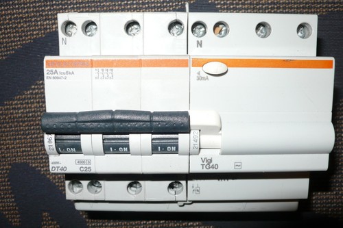 Disjoncteur differentiel 4pole - differentiel,