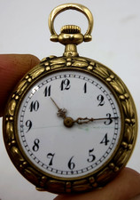 belle montre de col en or 