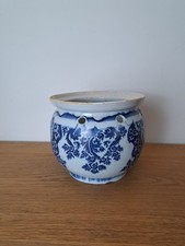 Cache pot en faïence de Rouen