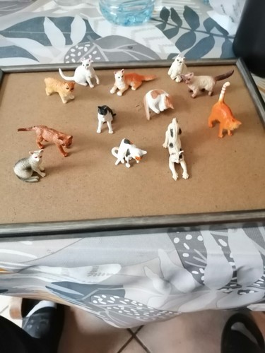 Lot figurines petits - de,