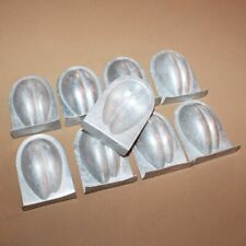 Ensemble de 9 anciens moules individuels à madeleines en aluminium