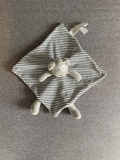 DOUDOU CHIEN COCARD GRIS BLANC