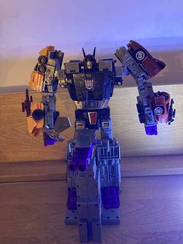 Stunticon menasor legacy - menasor,