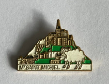 38 -  RARE PIN'S DU MONT SAINT MICHEL Doré à l'or fin Mouton des prés salés