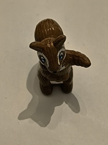 Figurine écureuil