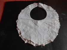 Petit Bavoir Ancien de Bébé