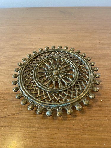 Dessous plat laiton - en,