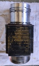 Cylindre Lister Petter avec piston et segments. Lister Petter barrel and piston 