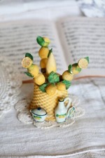 Petits couteaux citron dans support vintage