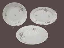 Lot de 3 plats en porcelaine