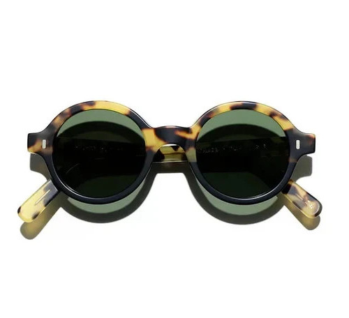 350 lunettes soleil - 350€, de