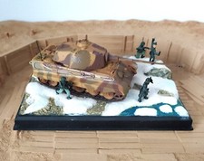 Diorama char Tigre II king tiger + figurines militaire 1/72