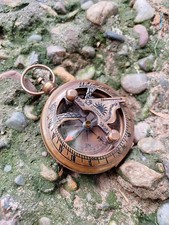 Ancienne boussole à cadran