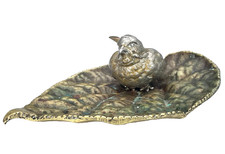 BRONZE  DE VIENNE  GESCHUTZT ? MOINEAU SUR UNE FEUILLE