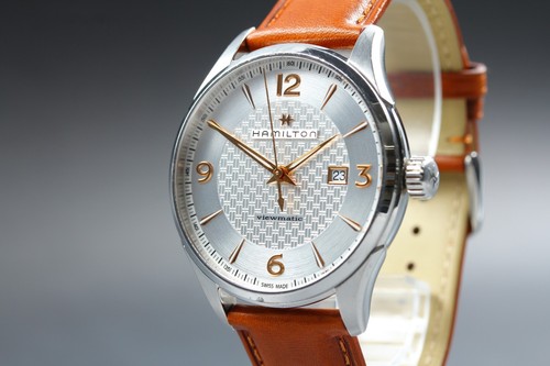 Presque comme neuve montre - comme, neuve]