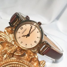Montre femme r��tro unique