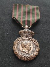 RARE MÉDAILLE DE SAINTE