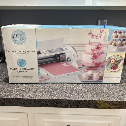 Cricut cake machine martha - cake,