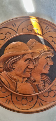 Assiette sculptée bois - en,