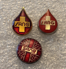 lot x 3 pin's différent thème don du sang argenté et doré logo pin dont signé