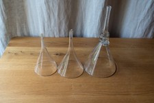 Lot 3 entonnoirs anciens verre