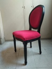 4 CHAISES NEUVES DE SALON OU DE SALLE À MANGER.