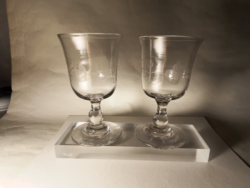 Deux anciens verres - deux, de