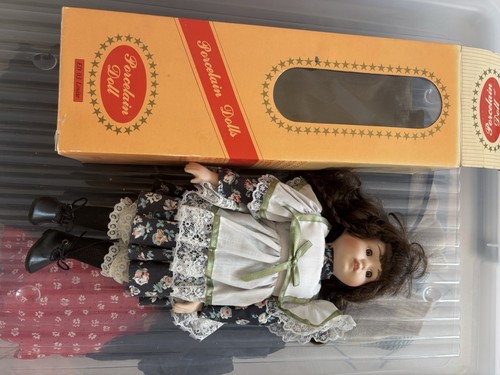 Poupee louise porcelain - poupee,