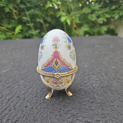 Oeuf porcelaine pilulier - en,