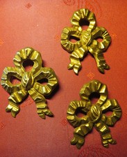 CACHE-PITONS anciens RUBAN Louis XV  laiton doré- 6,5 cm X 5,5 cm - LOT de 3