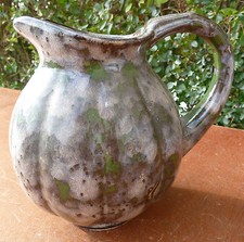 Ancien petit pichet en terre