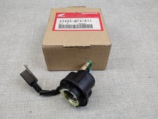 Douille de phare avant VFR750 F 1990-1996 neuve origine HONDA 33405-MT4-611