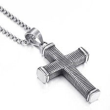 Collier pendentif croix solide
