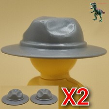 X2 Playmobil chapeau gris