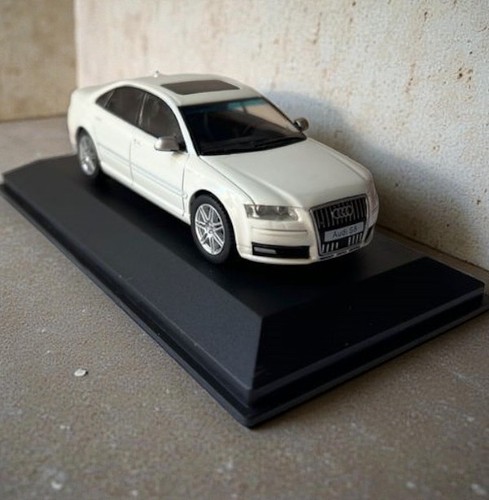 Miniature solido audi - 1/43,