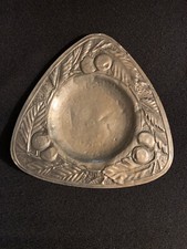 Vide poche, coupelle, cendrier, étain, Art Nouveau 1885-1905, décor fruits