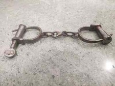 Ancienne menotte et manille de geôlier de police en fer à clé à main vintage ...