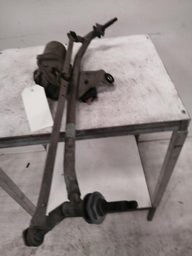 Moteur essuie glace avant