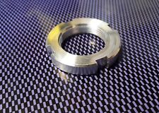 ECROU CANNELE  25mm POUR COLONNE DE FOURCHE MOTOS 50..MOBS 103-MBK 51-SCOOTERS..