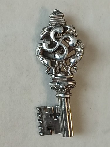 Ancienne broche clé métal - broche,