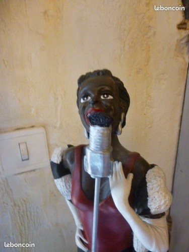 Grande figurine chanteuse - grande,