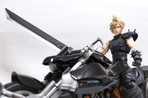 Figurine play arts cloud - figurine,