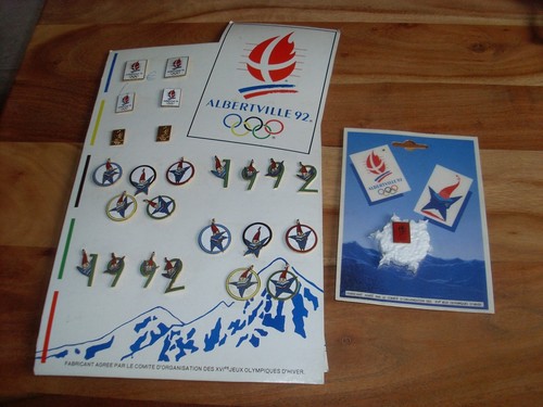 Presentoir pins jo - 24, ,