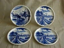 4 ASSIETTES  BOCH. manufacture ROYALE LA LOUVIERE . DÉCOR BLEU./ BLANC